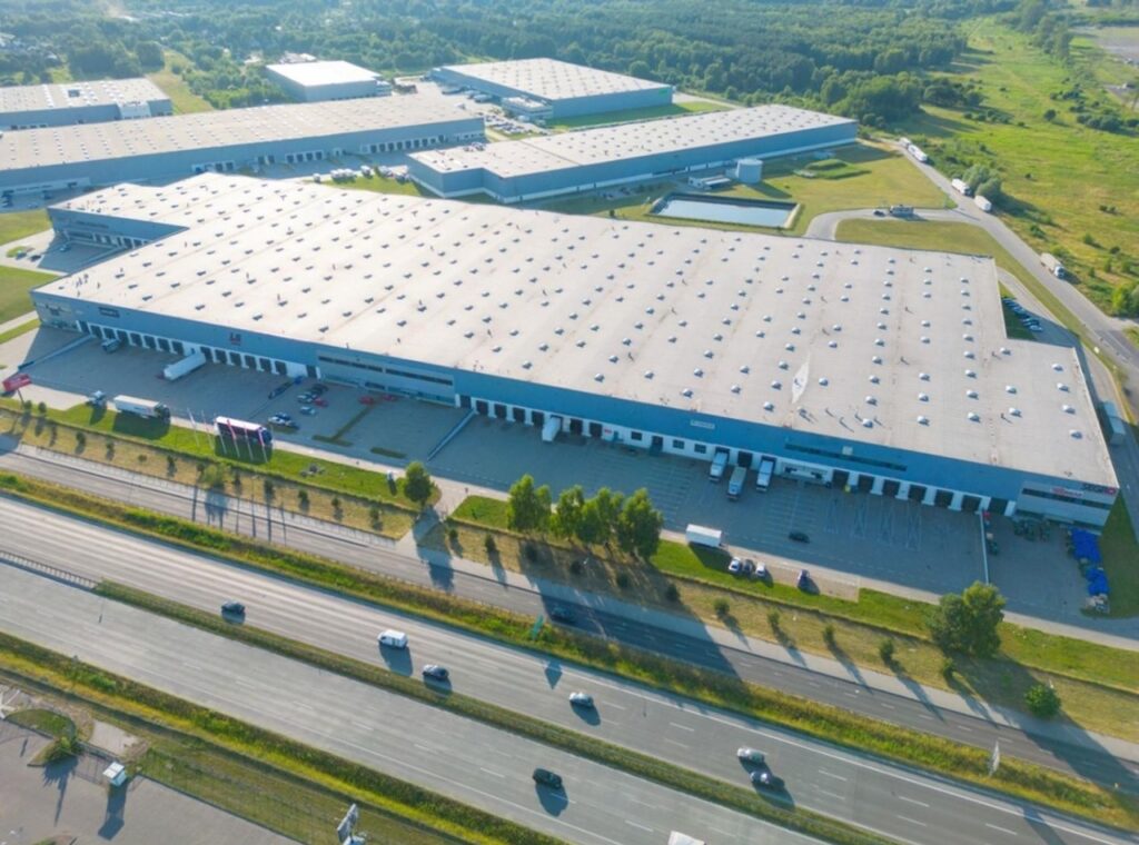 THE X CORP INDUSTRIE